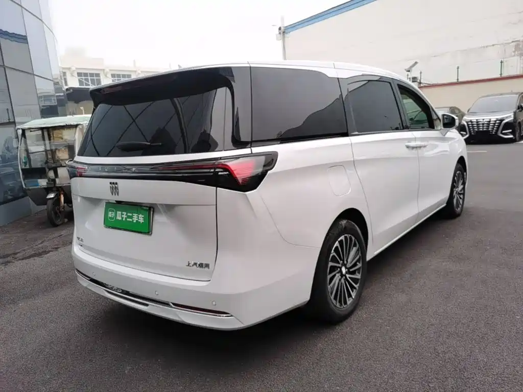 Buick GL8 Hybrid — миниатюра 7