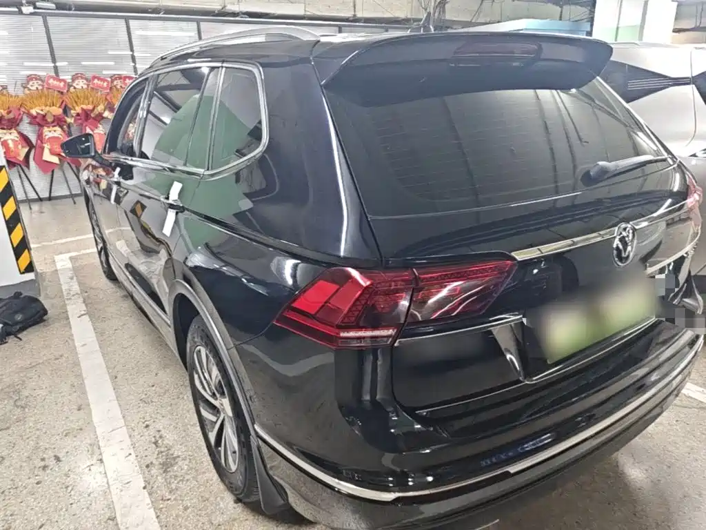 Volkswagen Tiguan L PHEV — миниатюра 5