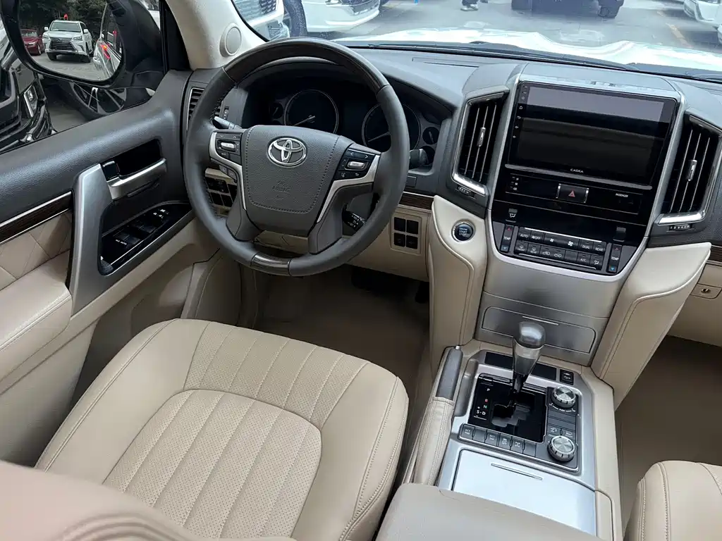 Toyota Land Cruiser — миниатюра 6