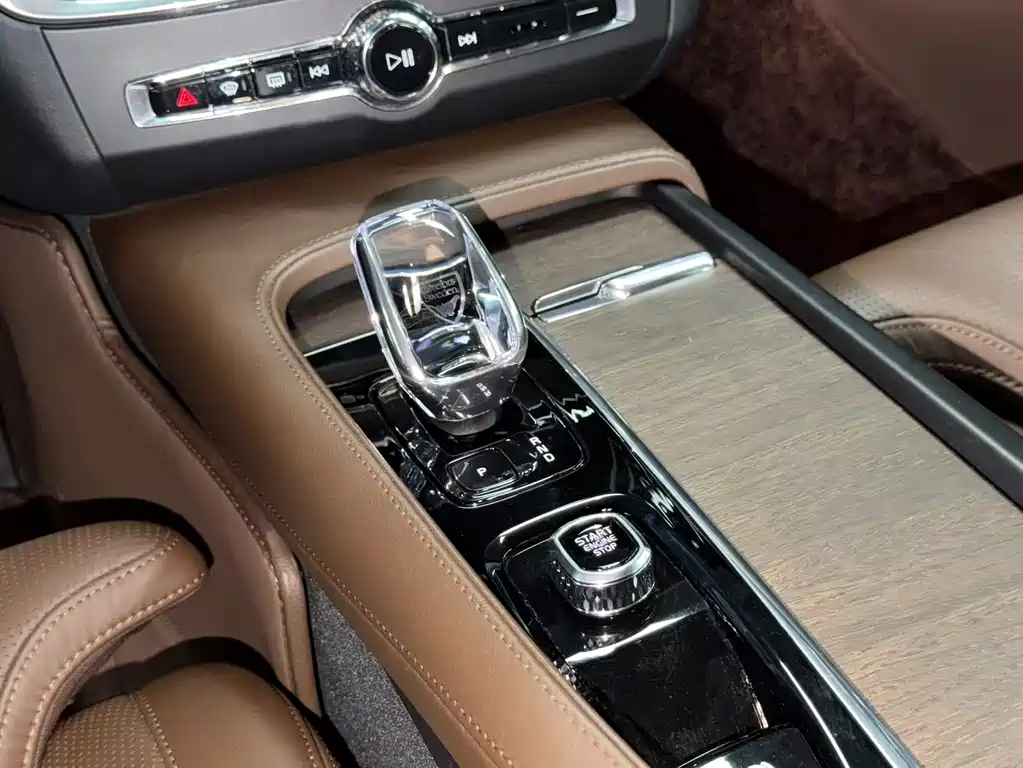 Volvo S90 — миниатюра 14
