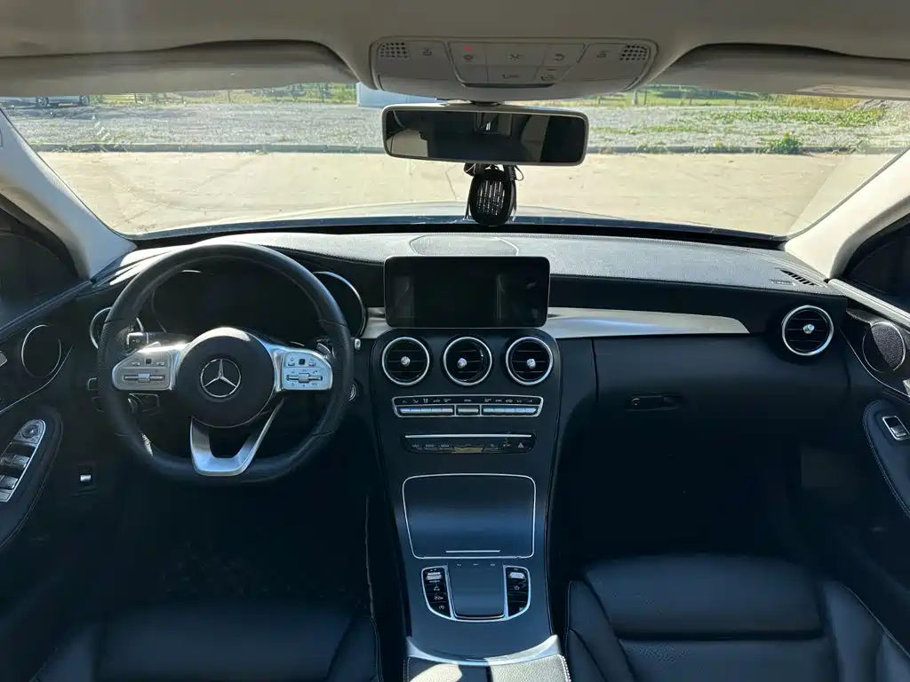 Mercedes-Benz C-Class — миниатюра 10