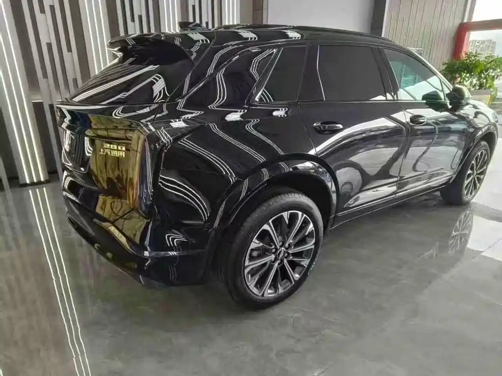 Cadillac XT5 — миниатюра 6