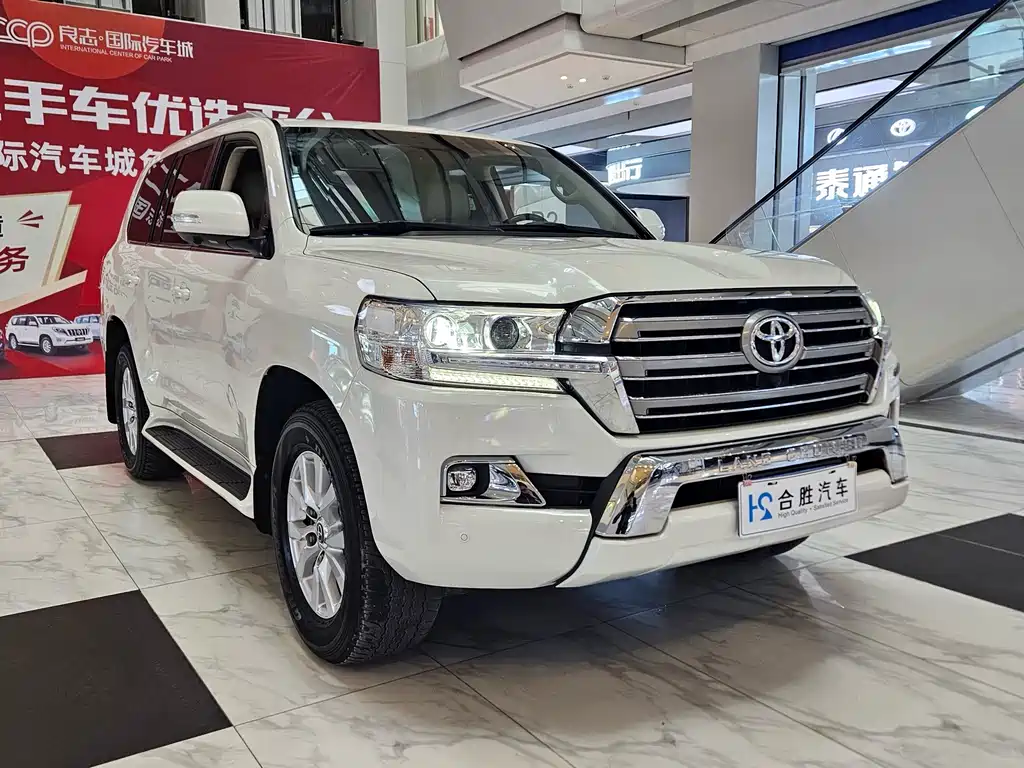Toyota Land Cruiser 2018 5.7L AT