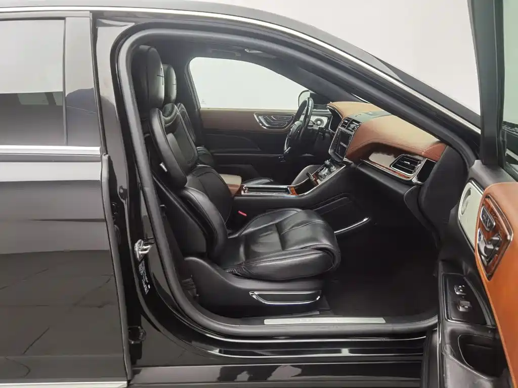 Lincoln Continental — миниатюра 23
