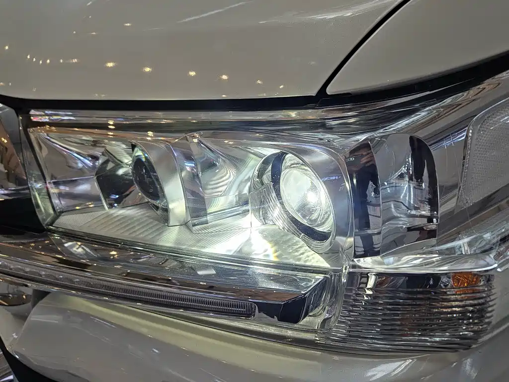 Toyota Land Cruiser 2018 5.7L AT