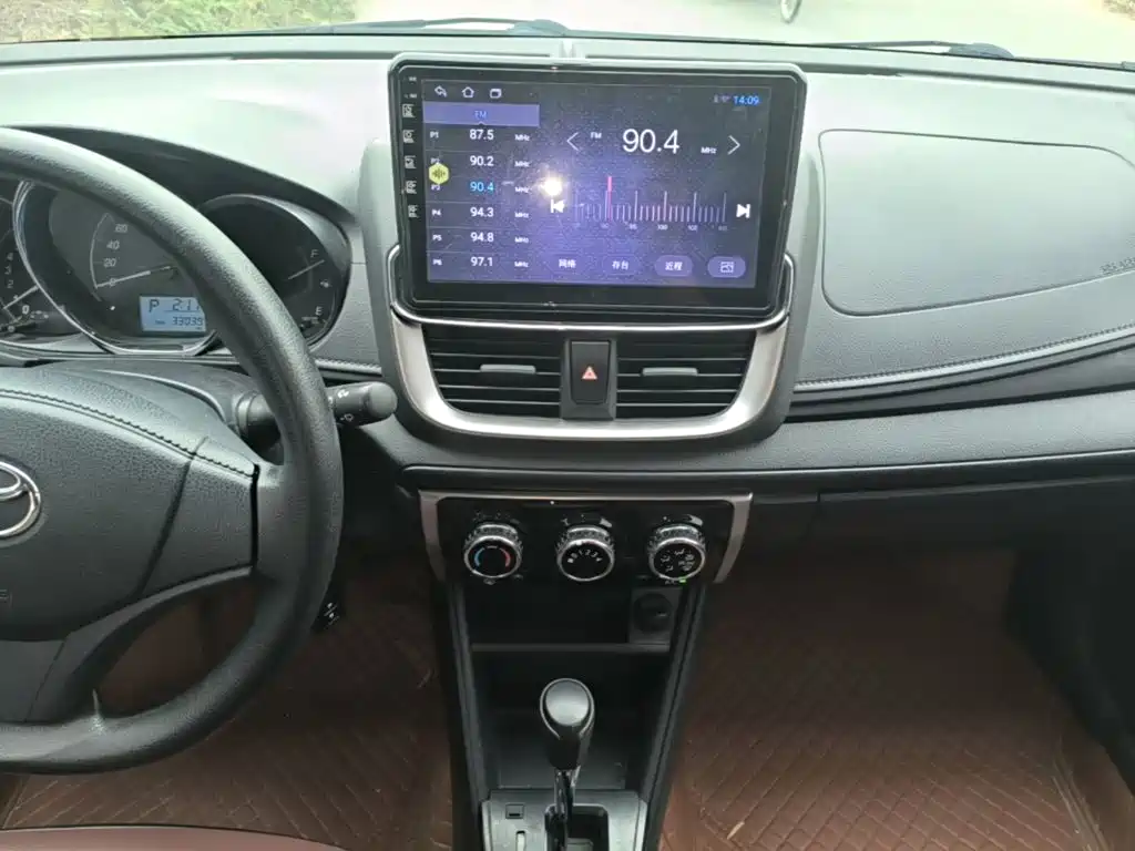 Toyota Yaris L — миниатюра 13
