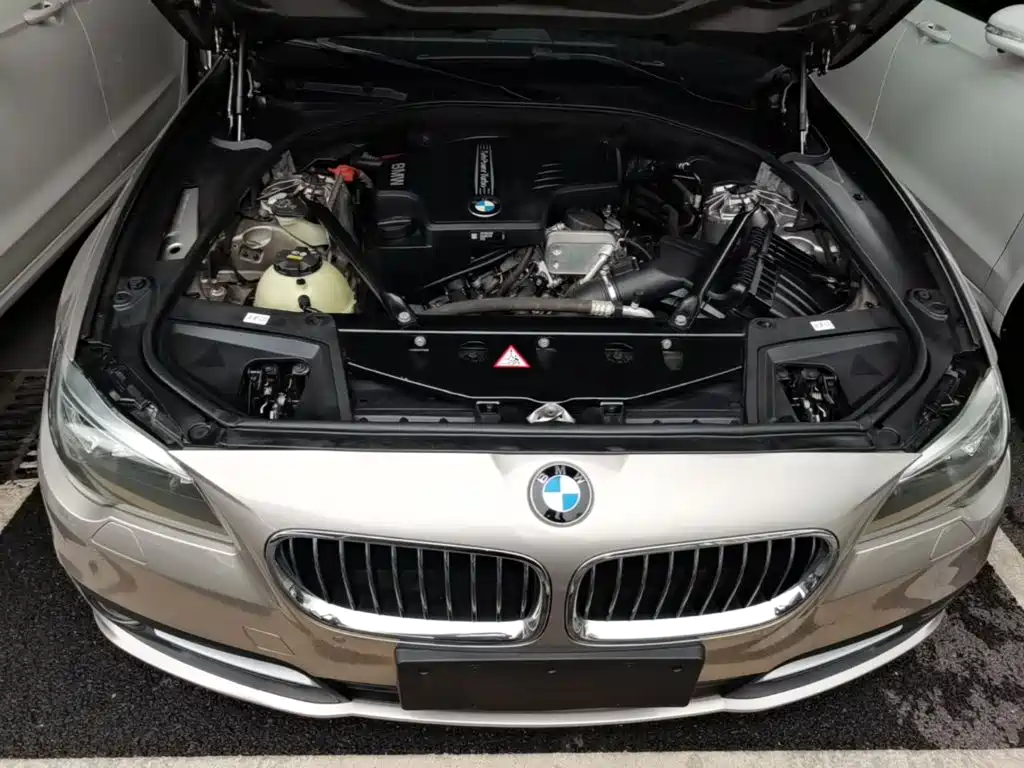 BMW 5 Series — миниатюра 20
