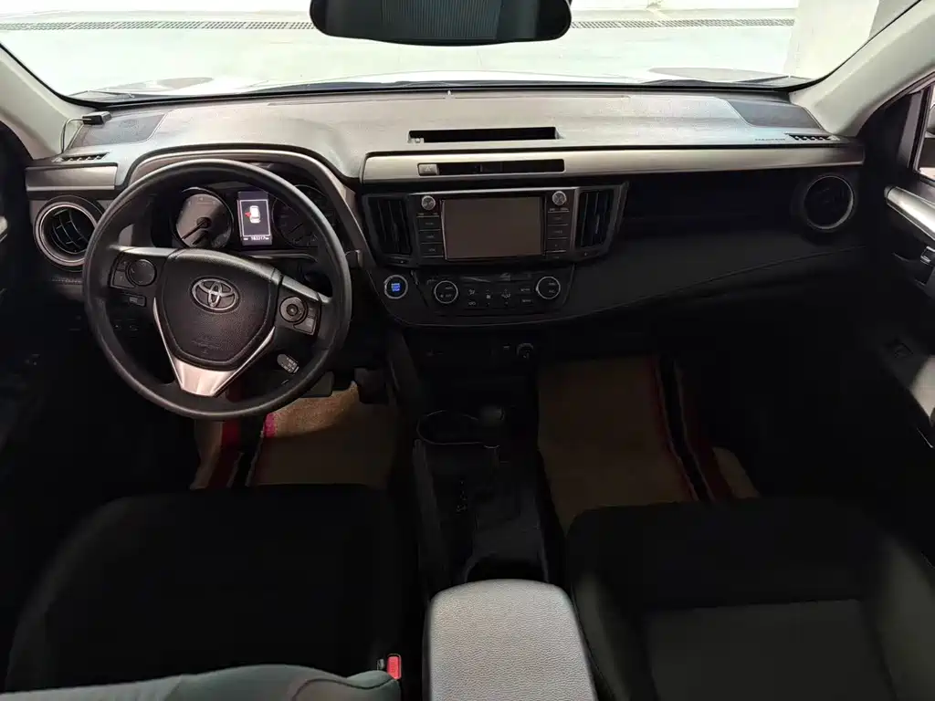 Toyota RAV4 — миниатюра 4