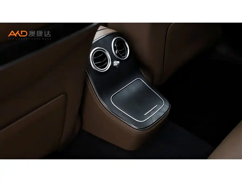 Mercedes-Benz E-Class — миниатюра 9