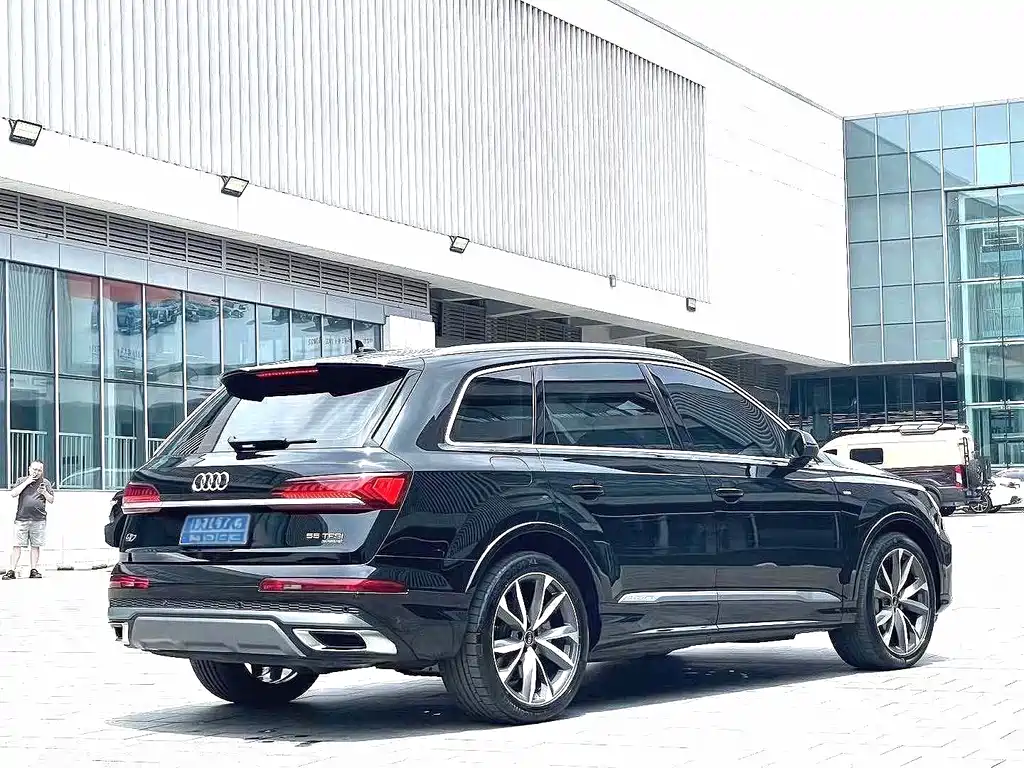 Audi Q7 — миниатюра 8