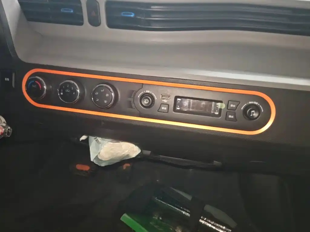 Wuling MINIEV — миниатюра 13