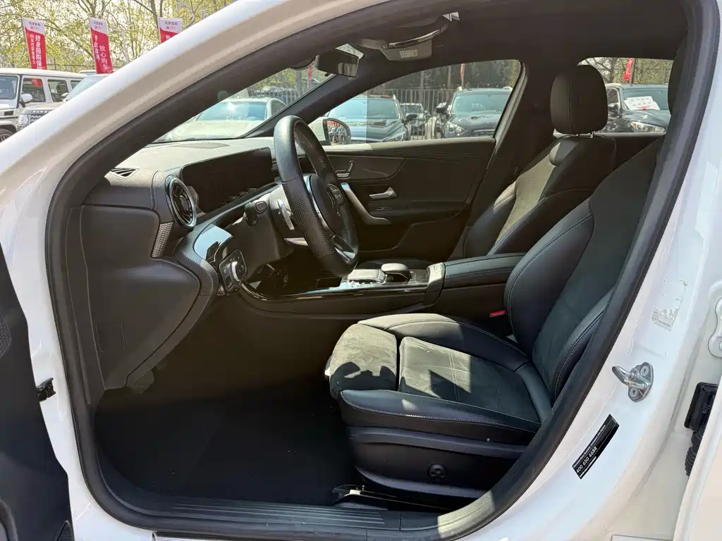 Mercedes-Benz A-Class A 2019 A 200 L Sport
