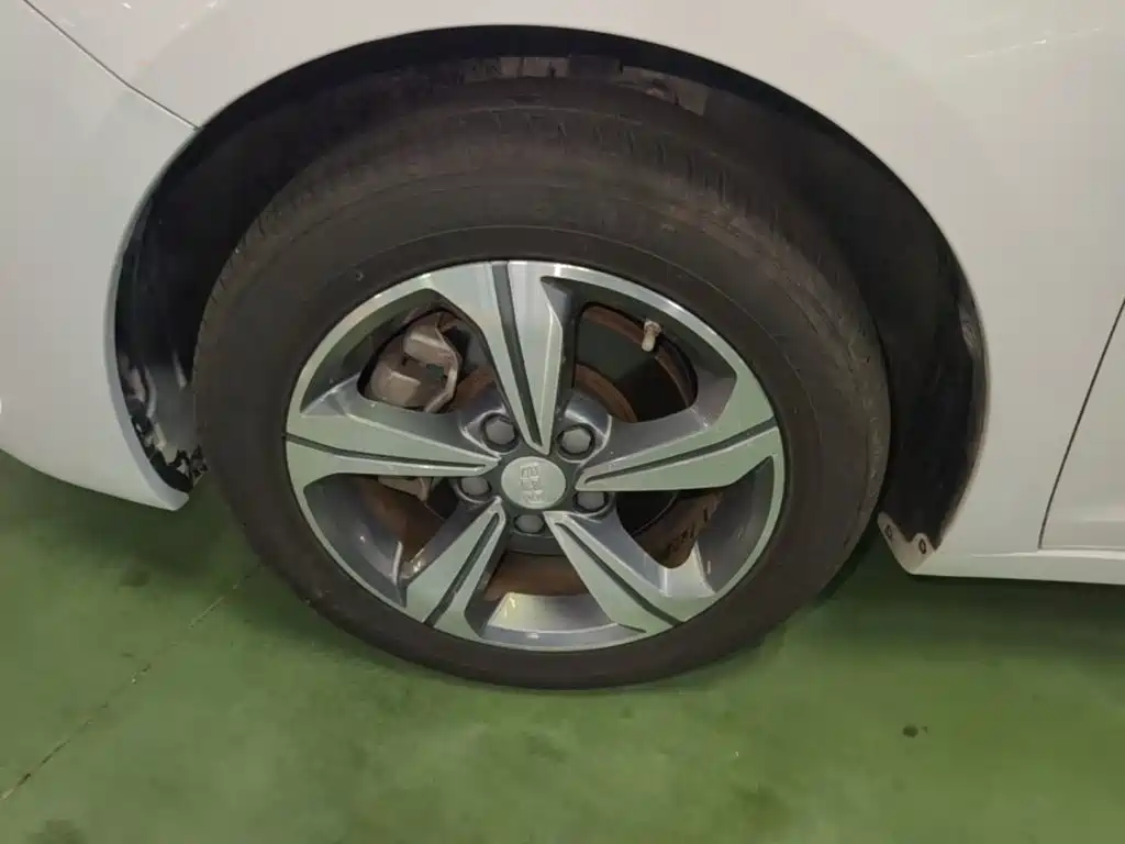 Geely Emgrand GL — миниатюра 23