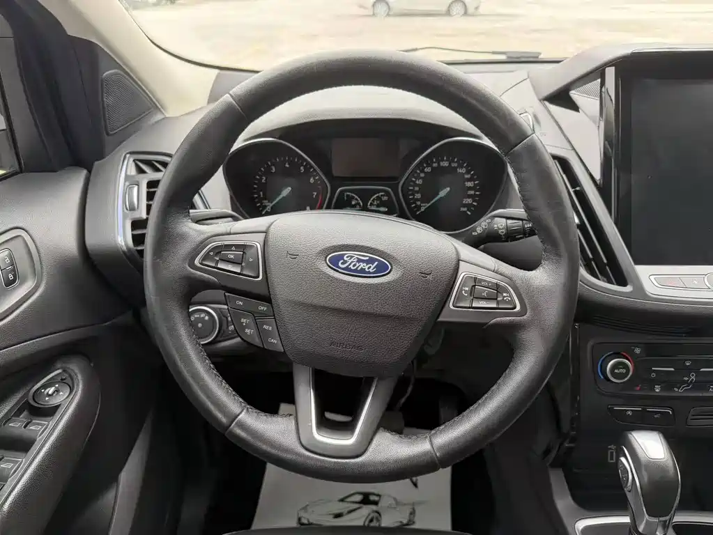 Ford Kuga — миниатюра 8