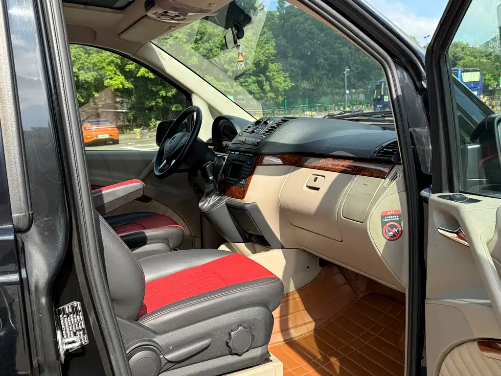 Mercedes-Benz Viano — миниатюра 8