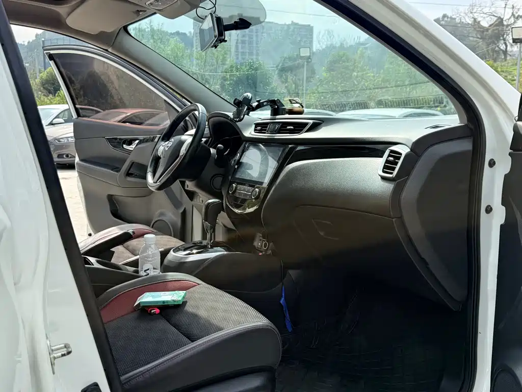 Nissan Qashqai — миниатюра 7