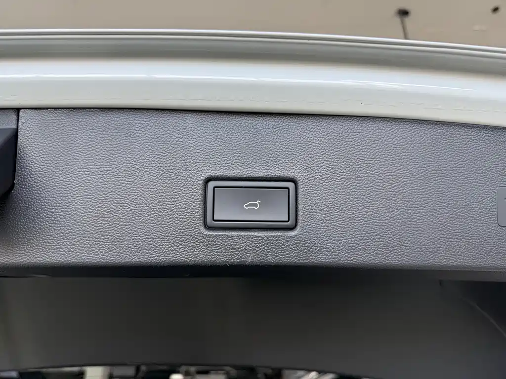 Volkswagen T-Roc — миниатюра 24