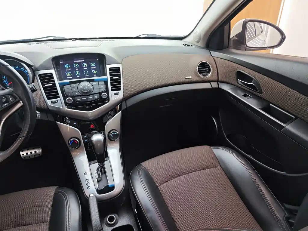 Chevrolet Cruze — миниатюра 12