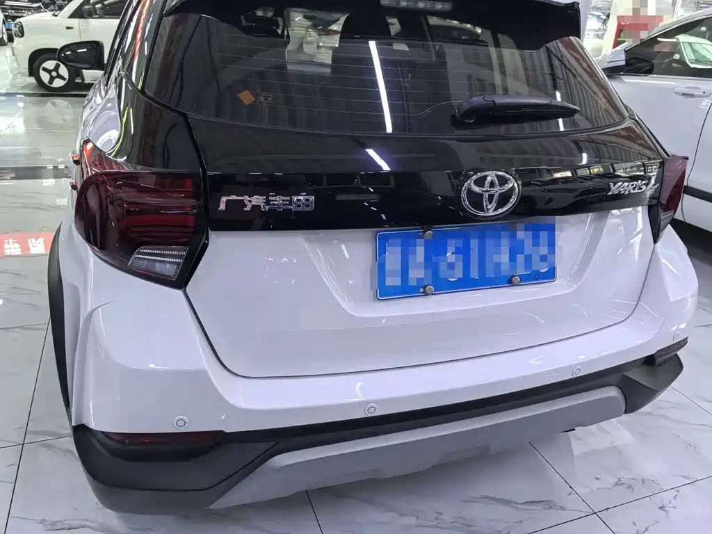 Toyota Yaris L — миниатюра 5