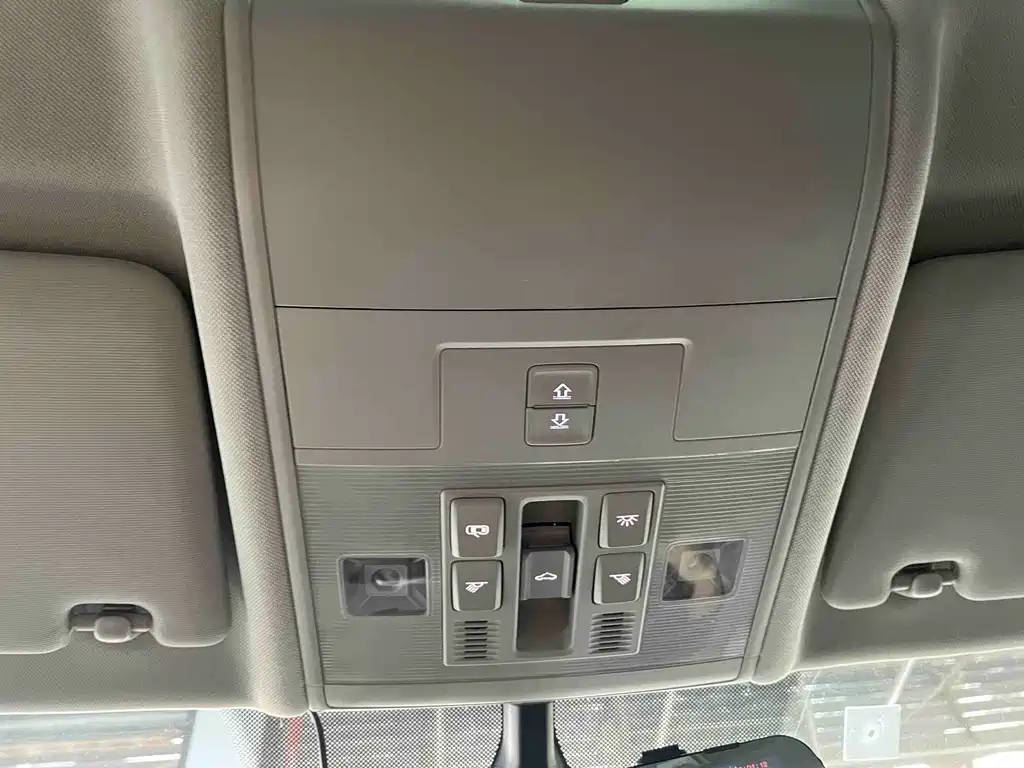 Volkswagen Tiguan L — миниатюра 38