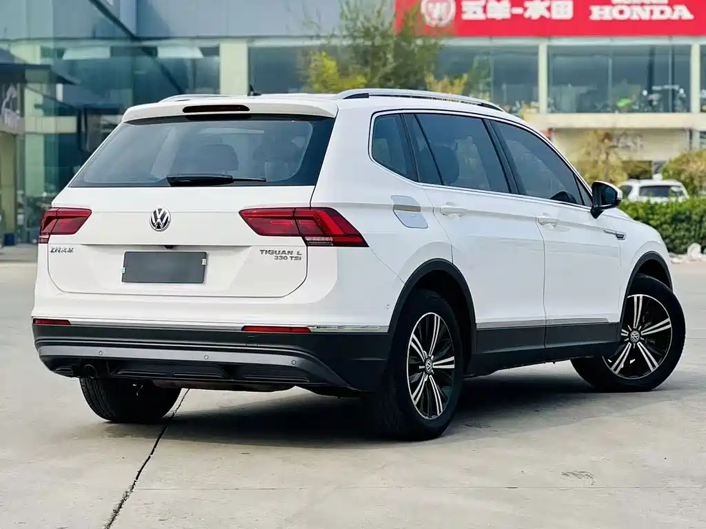 Volkswagen Tiguan L — миниатюра 4
