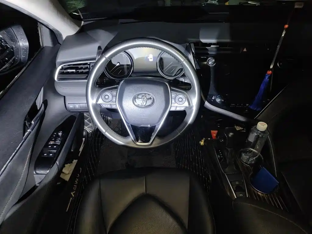 Toyota Camry — миниатюра 6