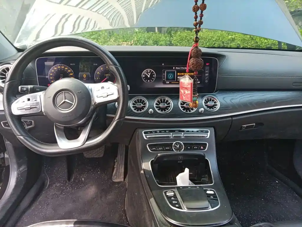 Mercedes-Benz E-Class — миниатюра 5