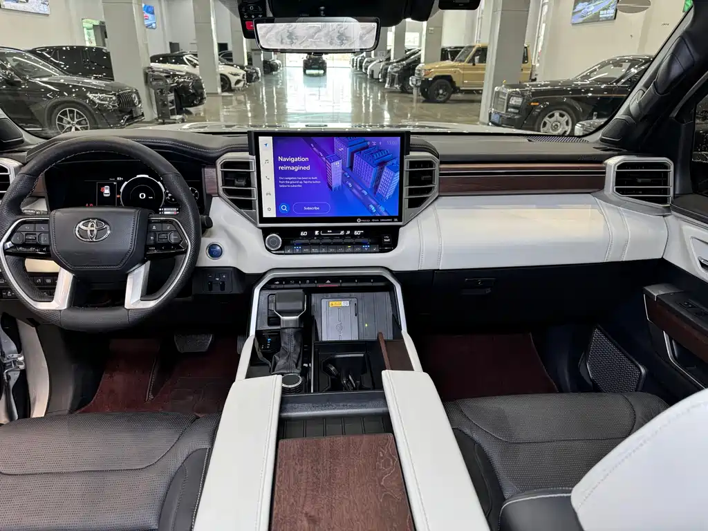 Toyota Sequoia — миниатюра 9