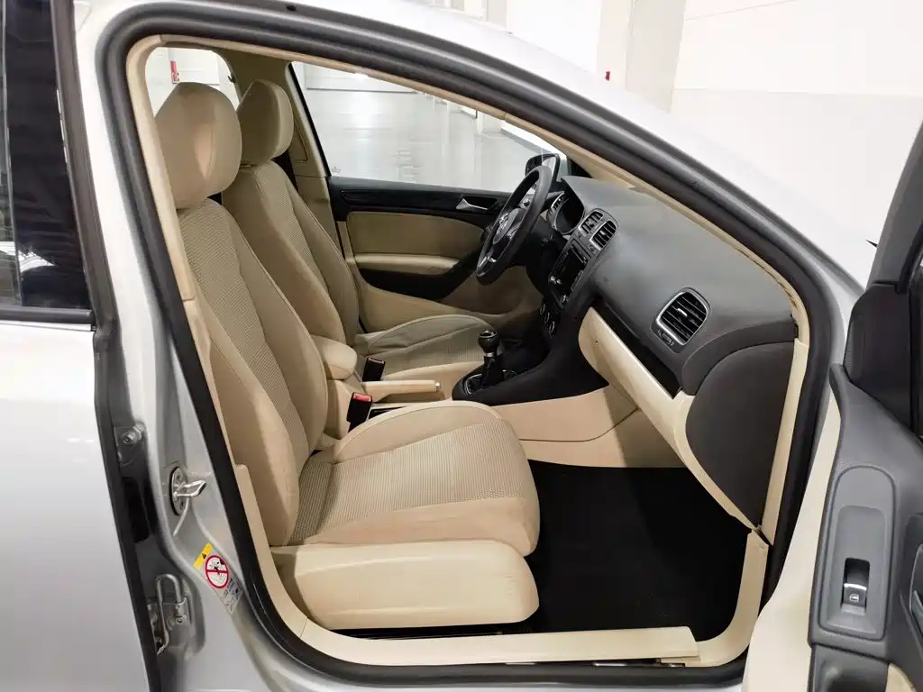 Volkswagen Golf — миниатюра 23