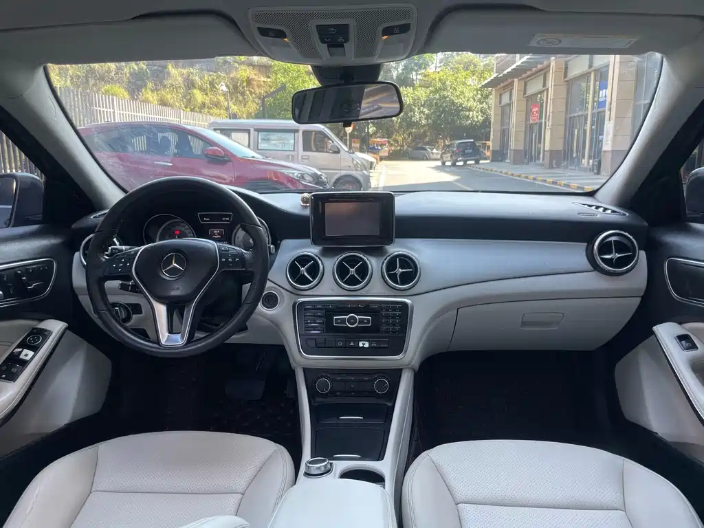 Mercedes-Benz GLA — миниатюра 16