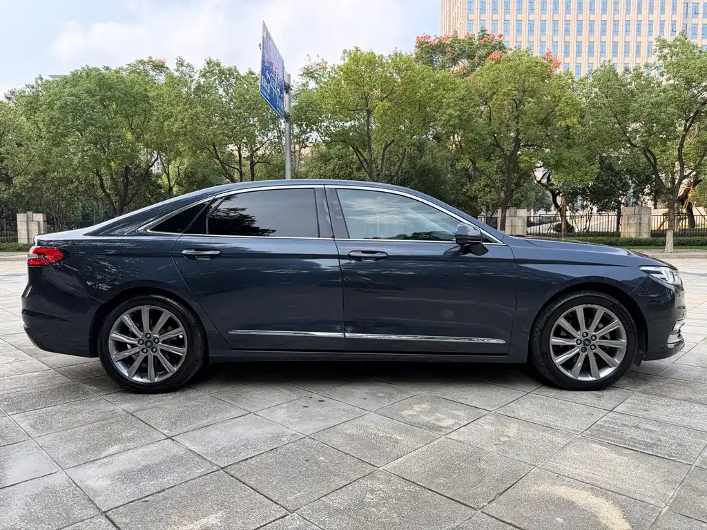Ford Taurus — миниатюра 13