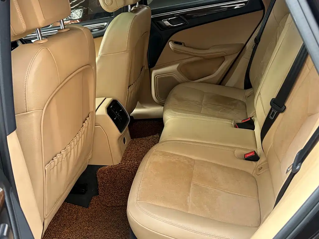 Porsche Macan — миниатюра 6