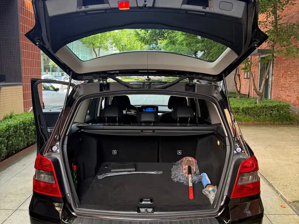 Mercedes-Benz GLK-Class (Import) — миниатюра 14