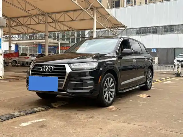 AUDI  Q7 2018