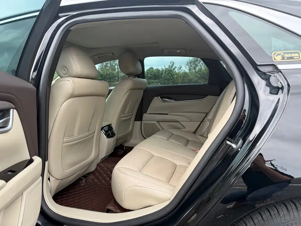 Cadillac XTS — миниатюра 9