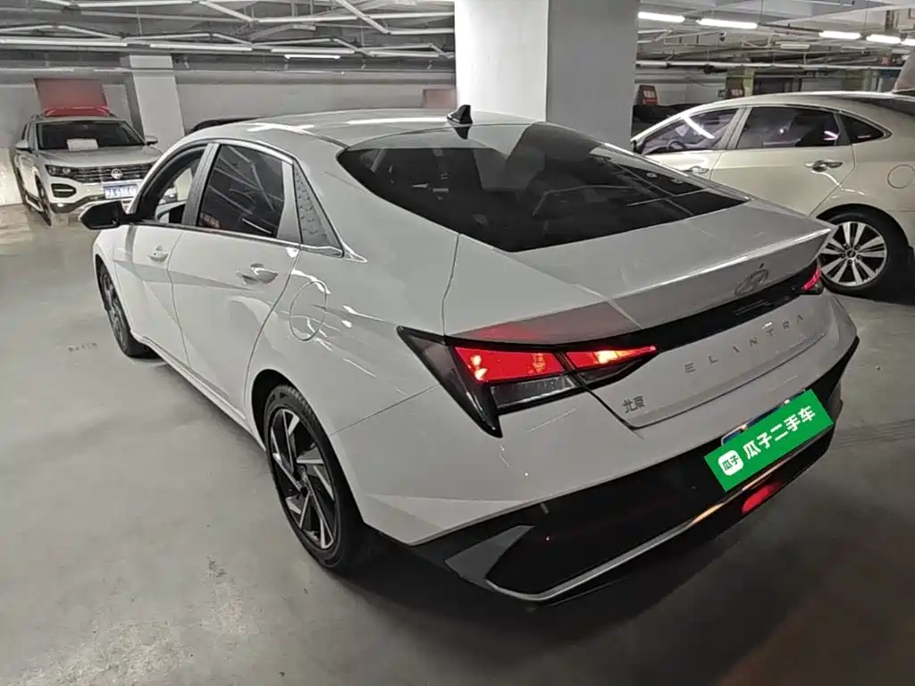 Hyundai Elantra — миниатюра 5