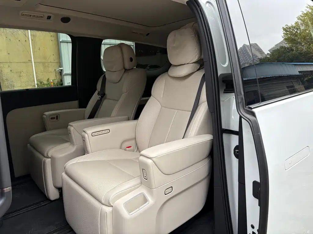 Li Auto Li MEGA — миниатюра 10