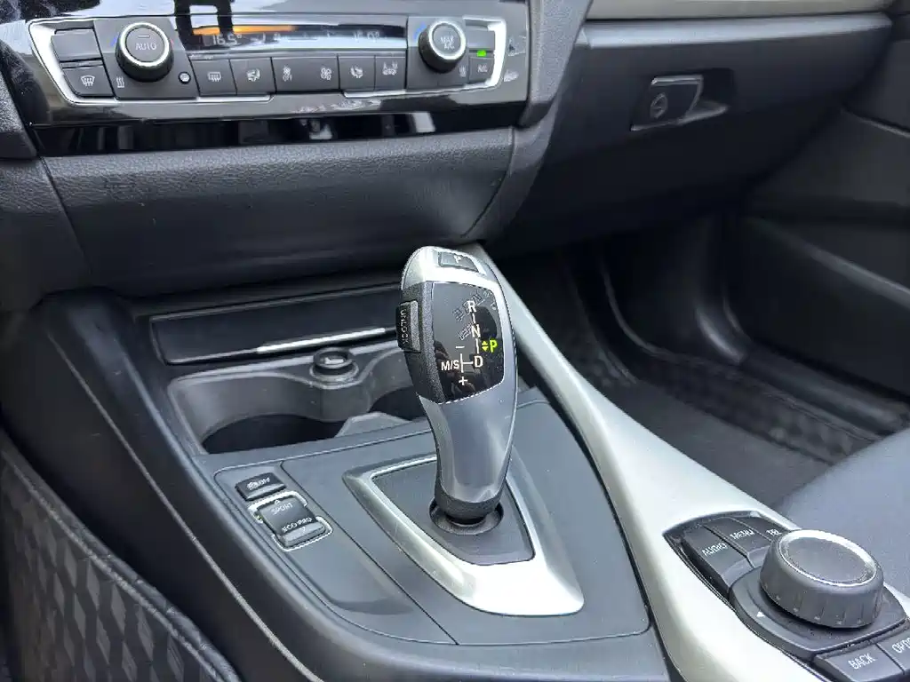 BMW 2 Series (Import) — миниатюра 4