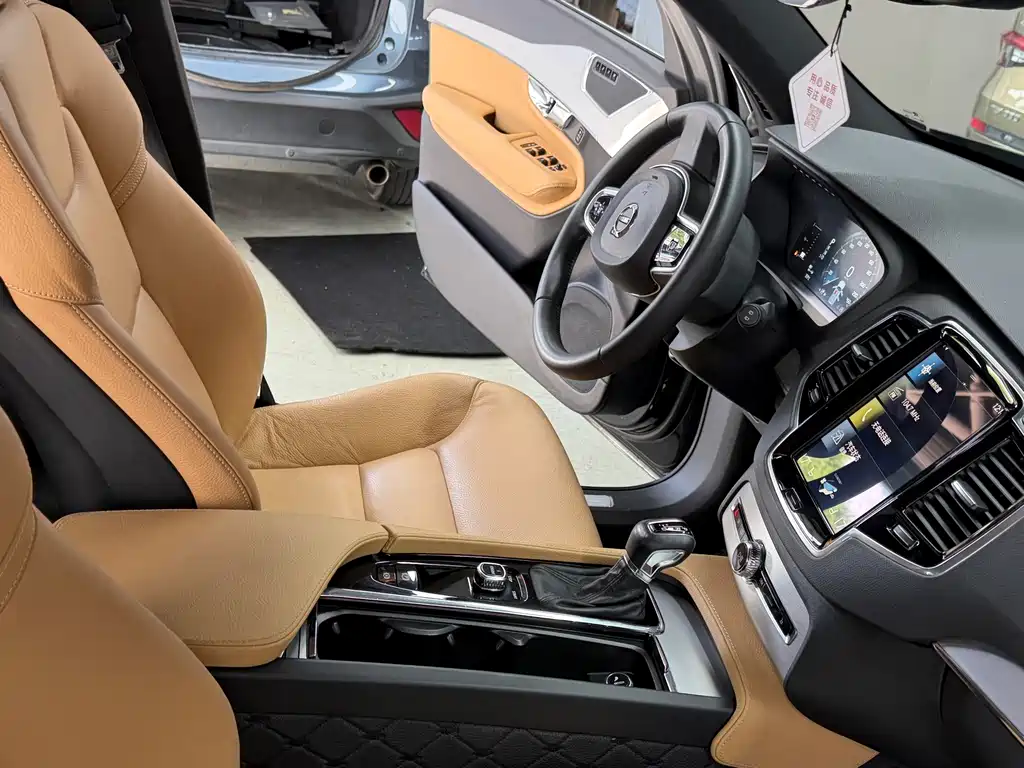 Volvo XC90 — миниатюра 17