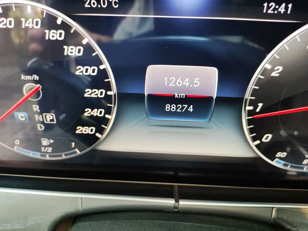 Mercedes-Benz E-Class — миниатюра 5