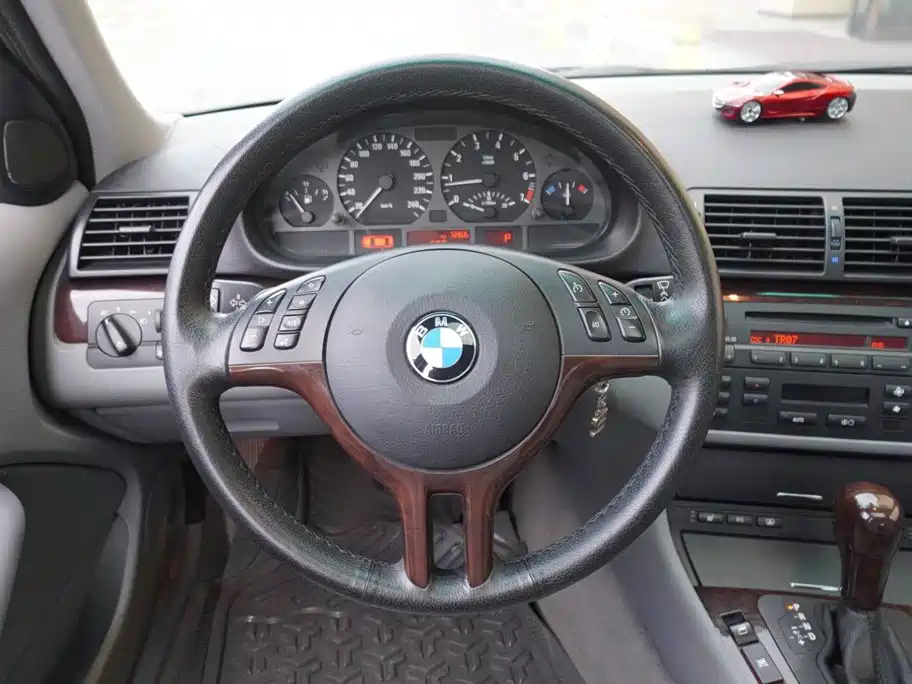BMW 3 Series — миниатюра 5