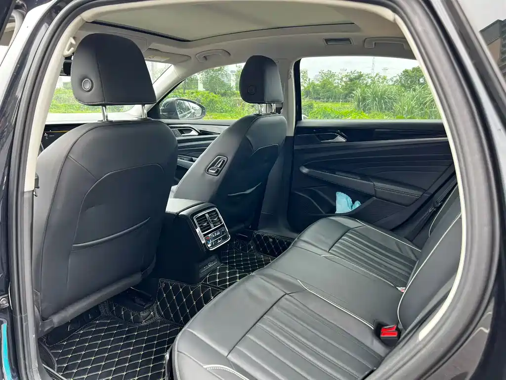 Volkswagen Passat 2023 330TSI Elite