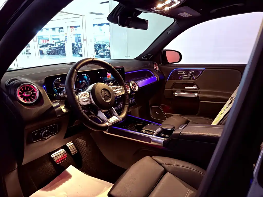 Mercedes-Benz GLB AMG — миниатюра 10