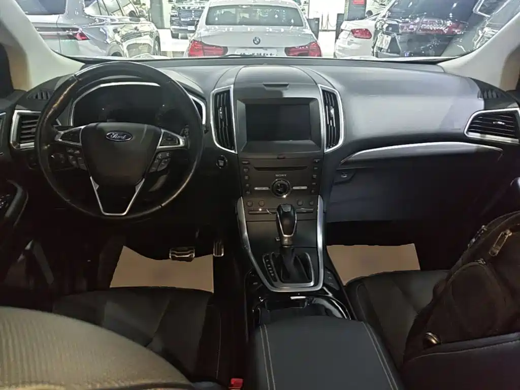 Ford Edge — миниатюра 10