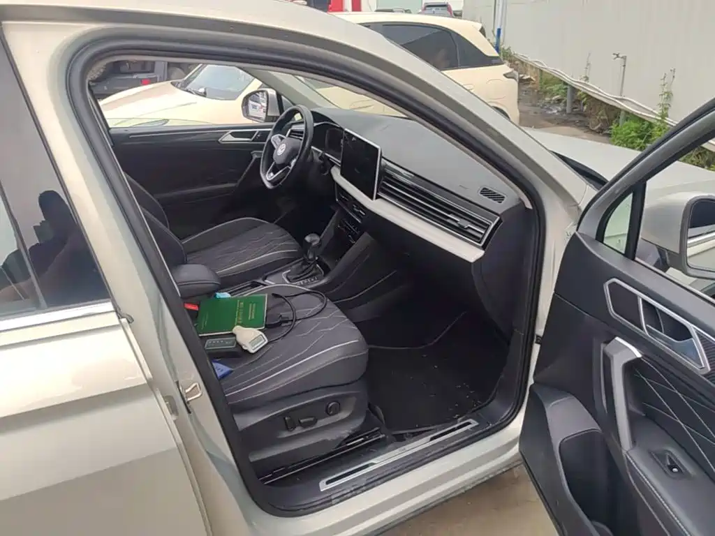 Volkswagen Tiguan L — миниатюра 9