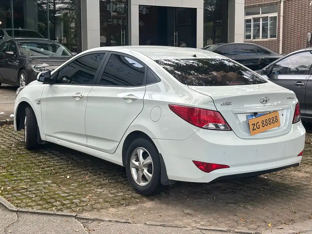 Hyundai Verna — миниатюра 6