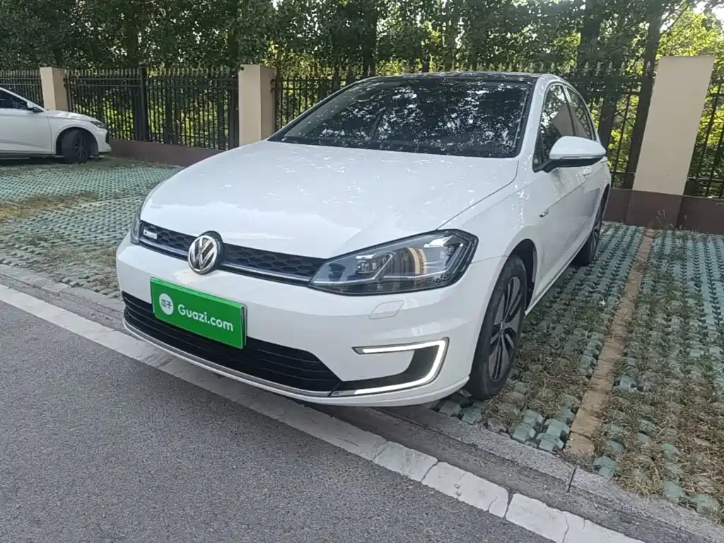 Volkswagen Golf EV