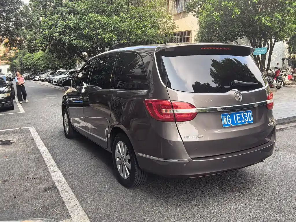 Buick GL8 — миниатюра 5