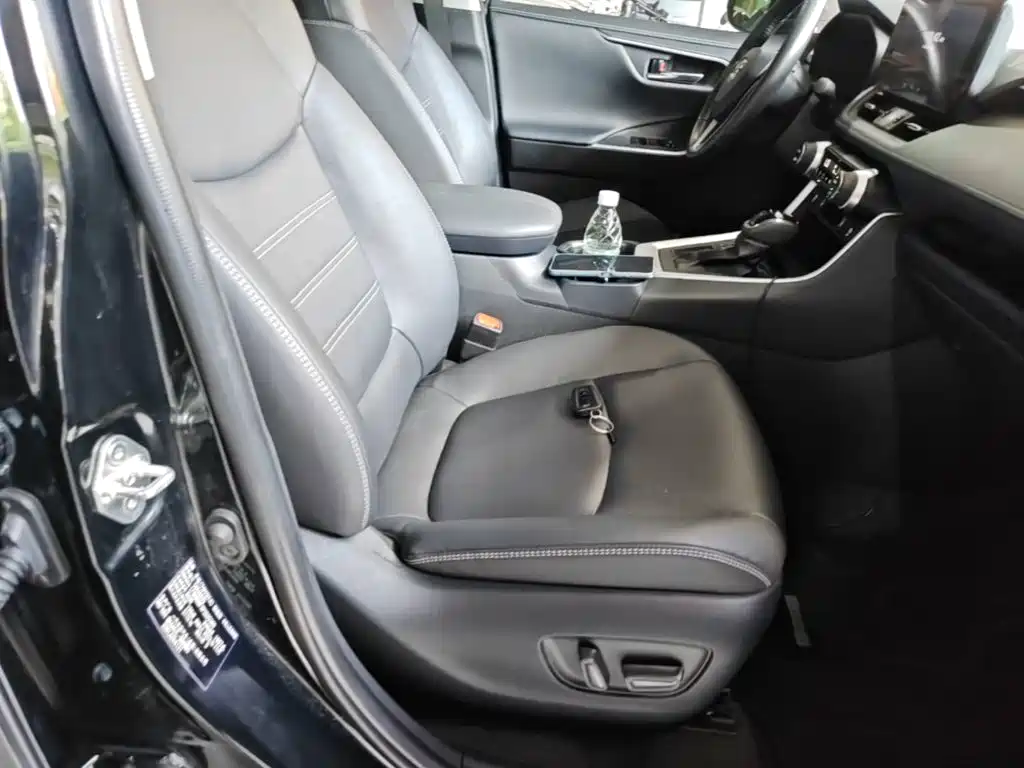 Toyota RAV4 — миниатюра 25