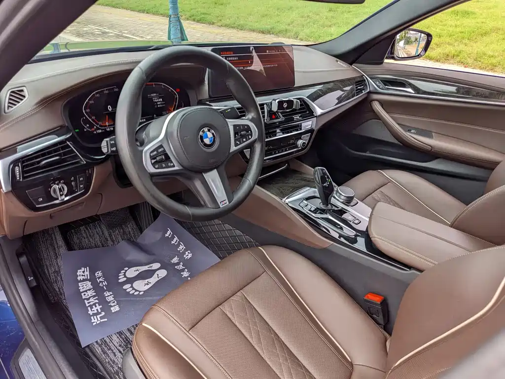 BMW 5 Series — миниатюра 9